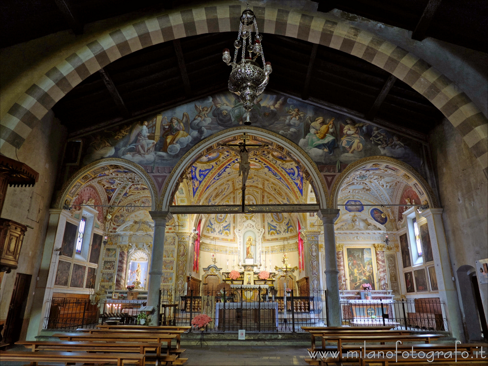 Torno (Como) - Presbiterio della Chiesa di San Giovanni Battista